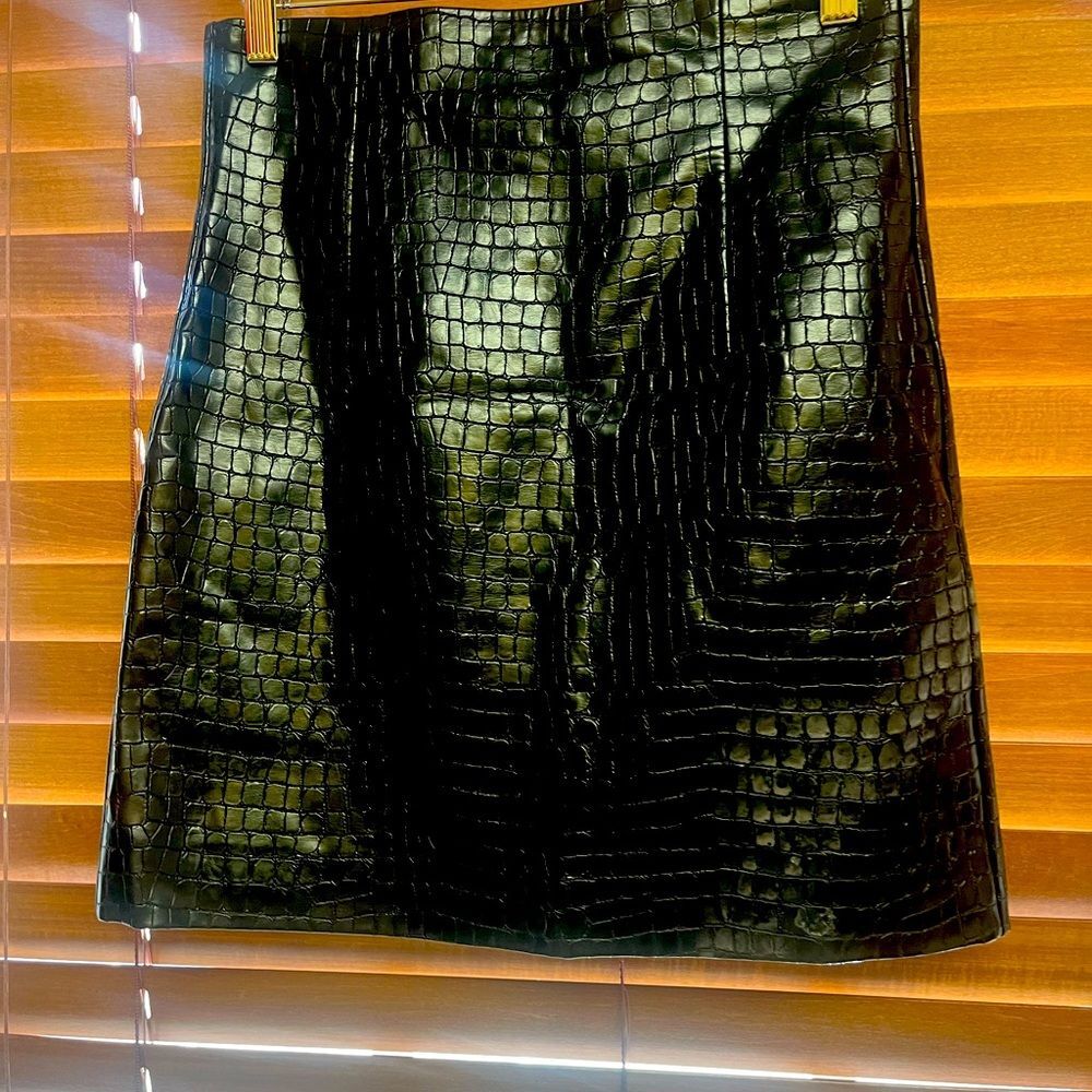 Zara Black Reptile Print Skirt | Women’s Size S Faux Leather Mini